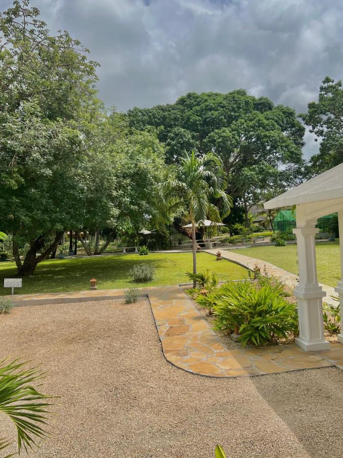 Kinondo Zumzum Beach House Bed & Breakfast エクステリア 写真
