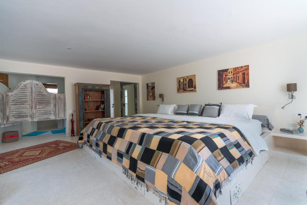 Kinondo Zumzum Beach House Bed & Breakfast エクステリア 写真